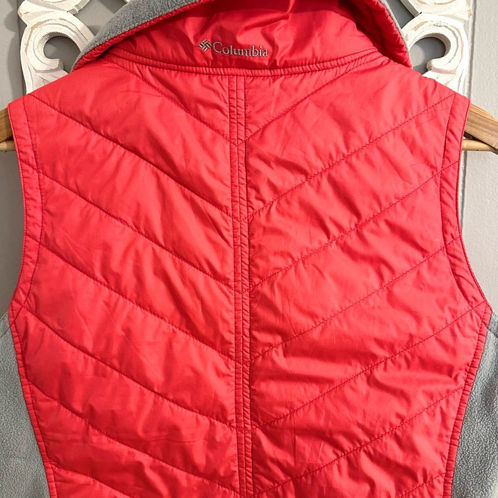 Columbia Quilted Lightweight Pink and Grey Full Zip Vest